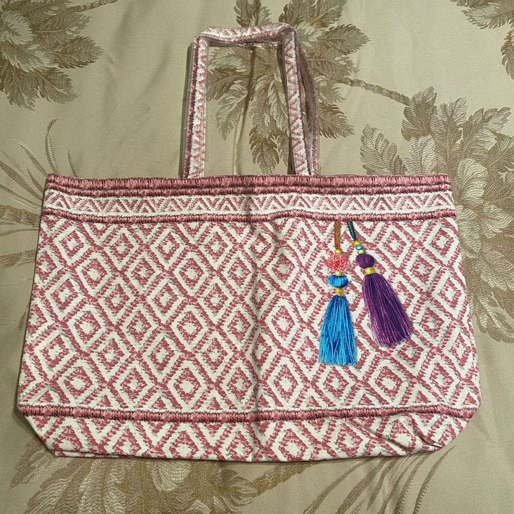 Estée lauder Pink and White Geometric Tote Bag with extra new lipstick 💄.
